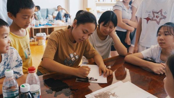 金斧子配资 湖南慈利：清华学子送教，夏令营“五育”生花